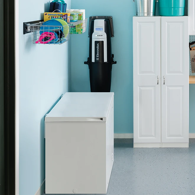 Frigidaire Horizontal Freezer With Manual Defrost - 7.2-cu Ft - White 1 Frigidaire Horizontal Freezer With Manual Defrost - 7.2-cu Ft - White