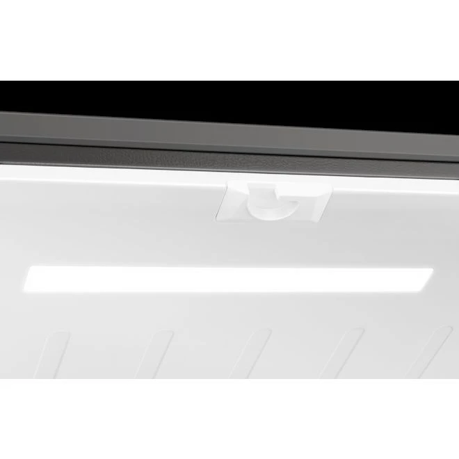 Hisense 33-in Smudge-Free Stainless Steel 22.1-ft³ French Door Refrigerator 4 Hisense 33-in Smudge-Free Stainless Steel 22.1-ft³ French Door Refrigerator - Image 4